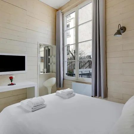 Apartment Paris Marais Beaubourg Area