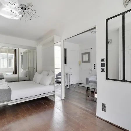 Paris Marais Beaubourg Area Apartment Paris