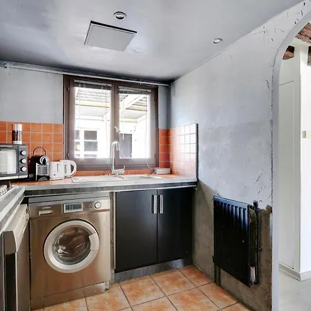 Paris Marais Beaubourg Area Apartment