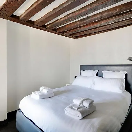 Paris Marais Beaubourg Area Apartment *