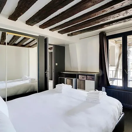 Paris Marais Beaubourg Area Apartment Paris