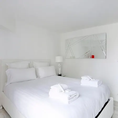 Apartment Paris Marais Beaubourg Area *
