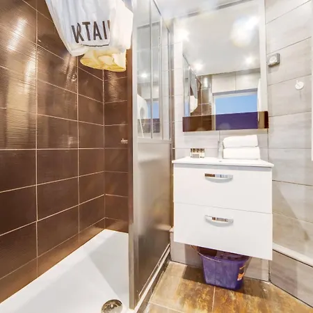Apartment Paris Marais Beaubourg Area