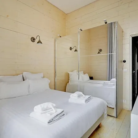 Marais Beaubourg Area باريس