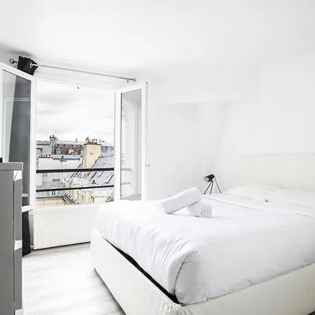 Marais Beaubourg Area باريس