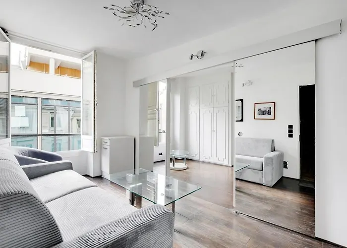 Marais Beaubourg Area