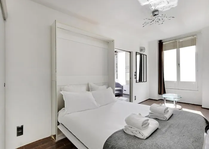 Marais Beaubourg Area *