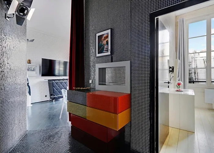 Marais Beaubourg Area * Paris