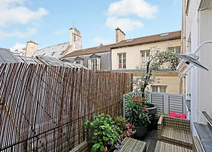 Marais Beaubourg Area Paris