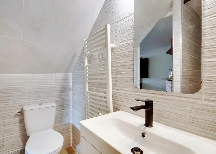 Marais Beaubourg Area Paris