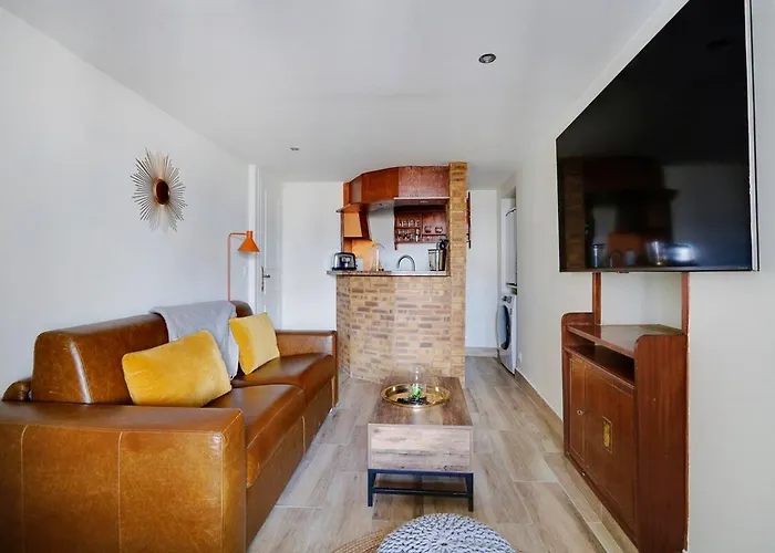 Marais Beaubourg Area * Paris