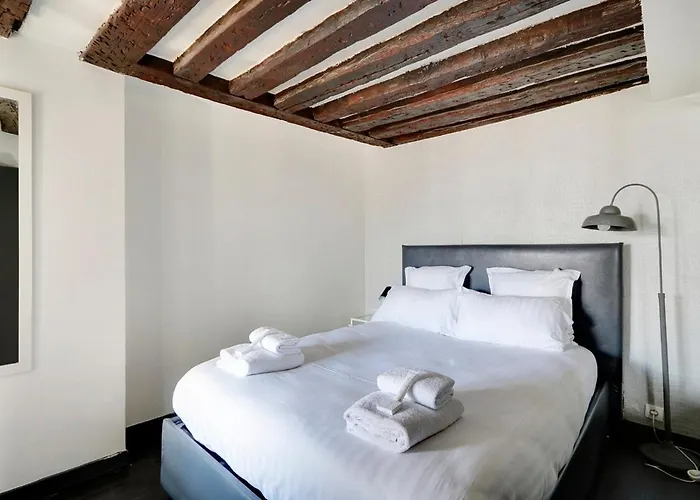 Marais Beaubourg Area Apartment *