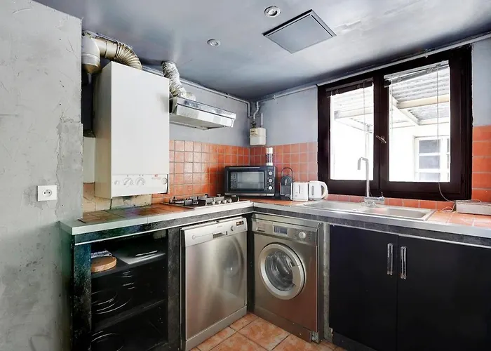Marais Beaubourg Area Apartment Paris