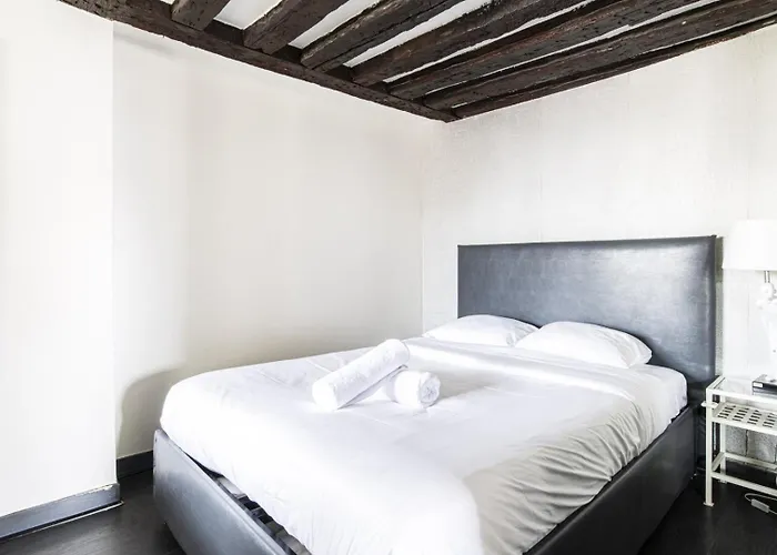 Marais Beaubourg Area Paris