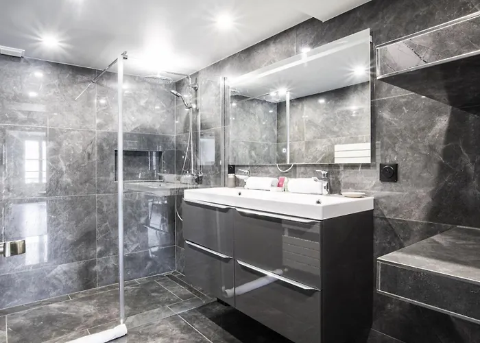 Marais Beaubourg Area *