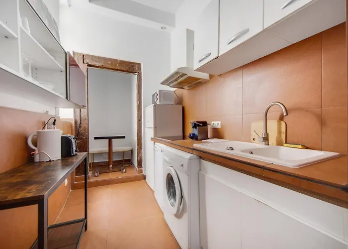 Marais Beaubourg Area *