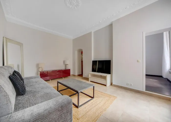 Marais Beaubourg Area Apartment Paris