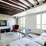 Apartment Marais Beaubourg Area Paris