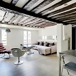 Marais Beaubourg Area Apartment