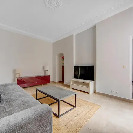 Marais Beaubourg Area Apartment Paris